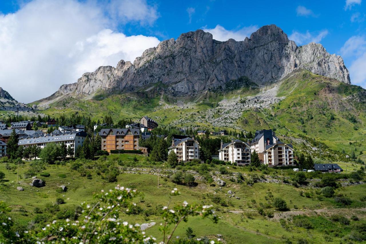 Snoe Hotel Formigal Zewnętrze zdjęcie